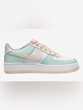 Nike AirForce 1 Emerald Rise/White/Guava Ice